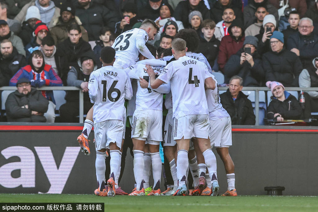 湖人詹姆斯关键封盖锁定胜局