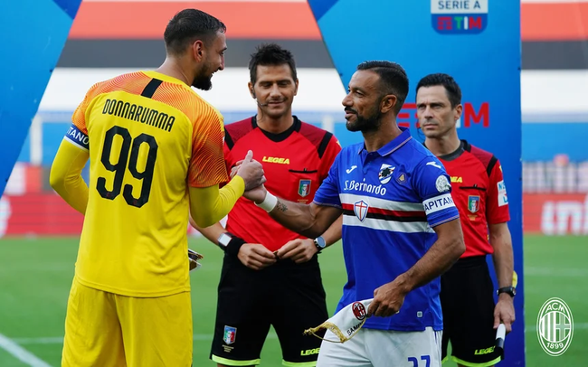 足坛悲喜一夜！AC米兰0-1爆冷被淘汰，13场不败终结，曼联1-1被绝平